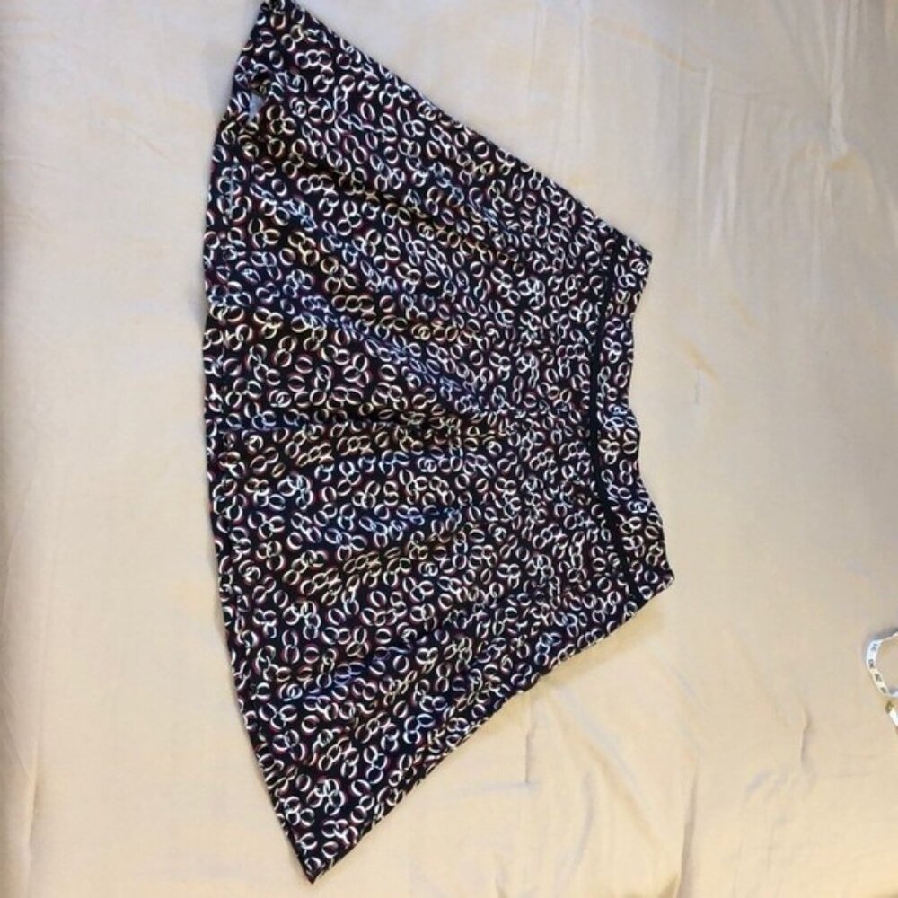 Loft Short Black Skirt Red Circle Pattern Size 10 - Picture 2 of 5